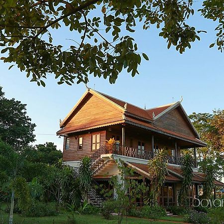 Green Plateau Lodge Banlung Bagian luar foto