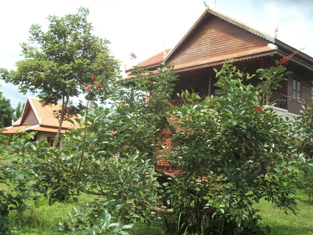 Green Plateau Lodge Banlung Bagian luar foto