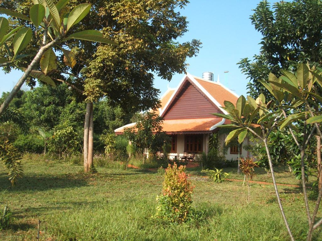 Green Plateau Lodge Banlung Bagian luar foto